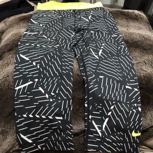 Nike pro crop tights size xs